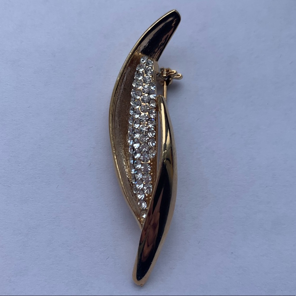 NEW Crystal Gold Pin